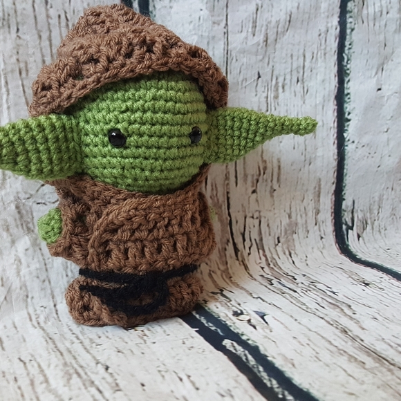 Crochet Baby Yoda Amigurumi - Picture 7 of 16